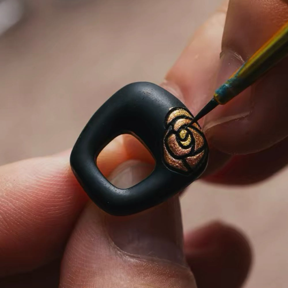 Pendientes de botón de ébano pintados a mano Sabine