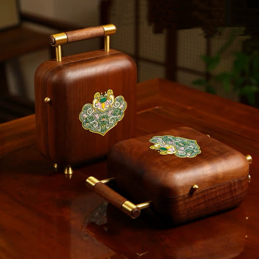 Rosalie Schmuckbox aus Holz mit Griff