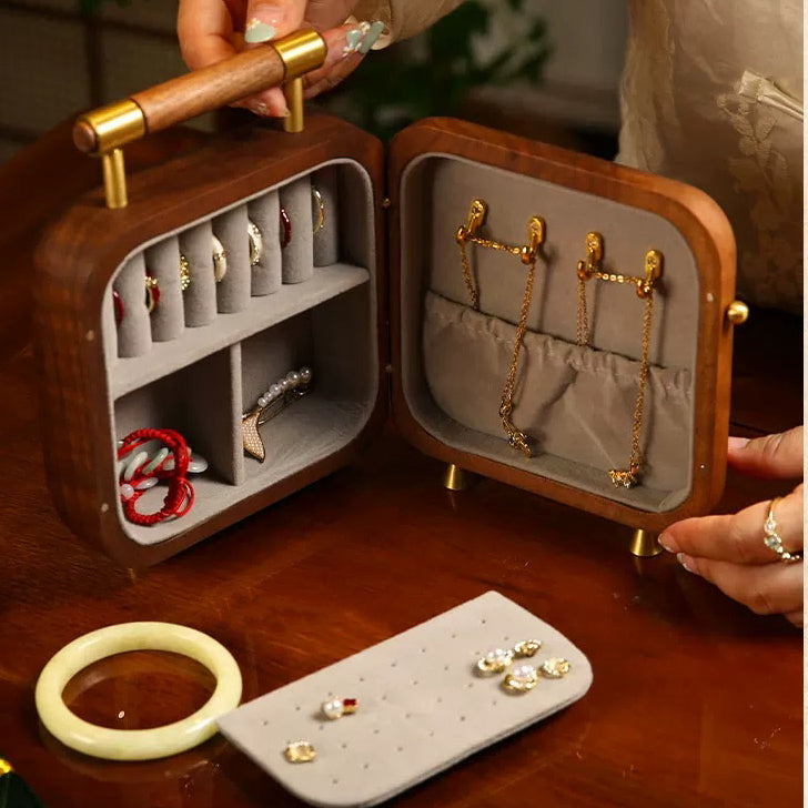 Rosalie Schmuckbox aus Holz mit Griff