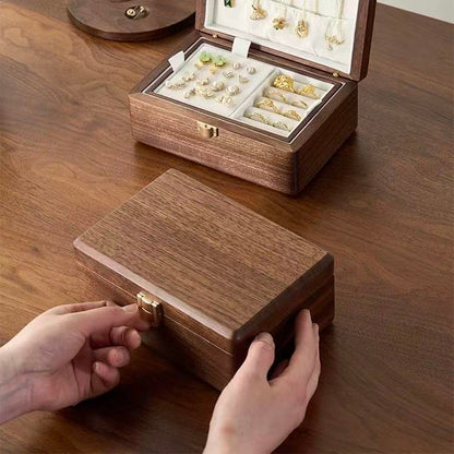 Flora Schmuckbox aus Walnussholz mit zwei Ebenen