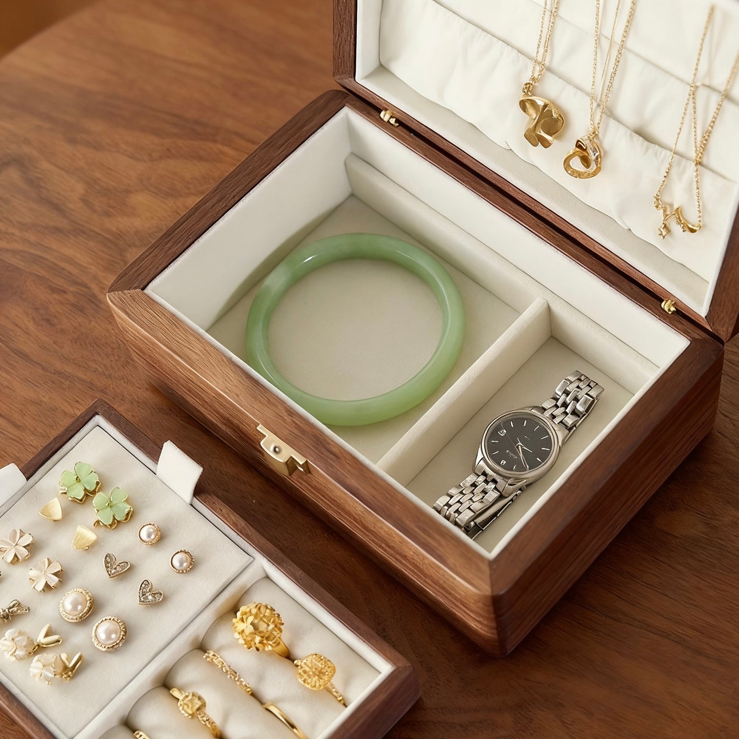Flora Schmuckbox aus Walnussholz mit zwei Ebenen