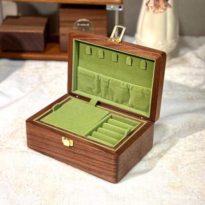 Flora Schmuckbox aus Walnussholz mit zwei Ebenen